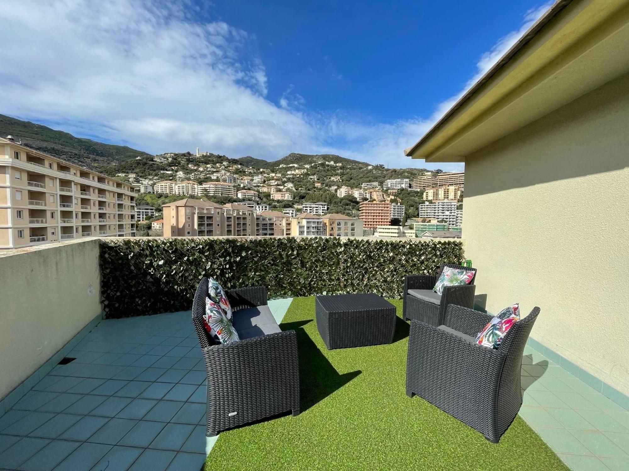 Grand T2 Proche Centre Ville, Vue Mer Et Montagne Bastia  Extérieur photo
