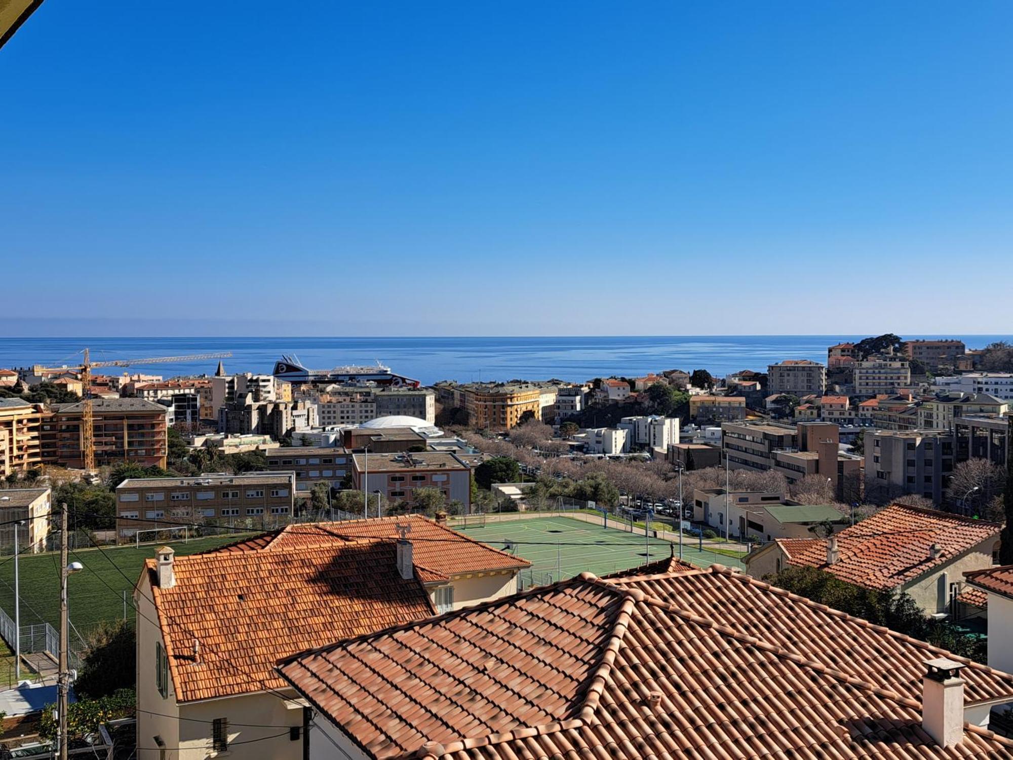 Grand T2 Proche Centre Ville, Vue Mer Et Montagne Bastia  Extérieur photo